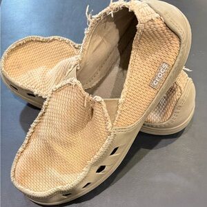 CROCS Beige Woven Slip-Ons size 9M